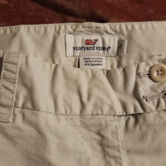 Vineyard Vines Khaki Long Shorts Size 2 - Picture 4 of 7